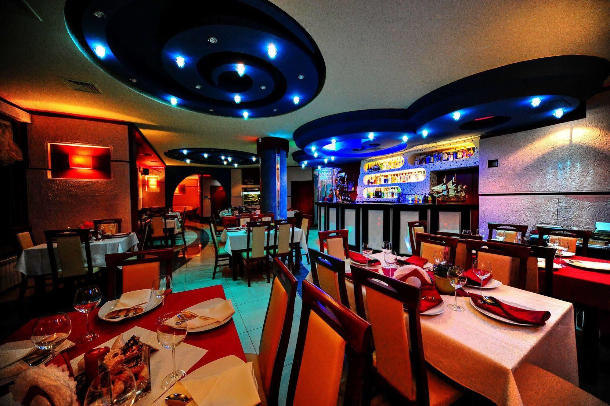 Hotel Spinaker Łeba Extérieur photo