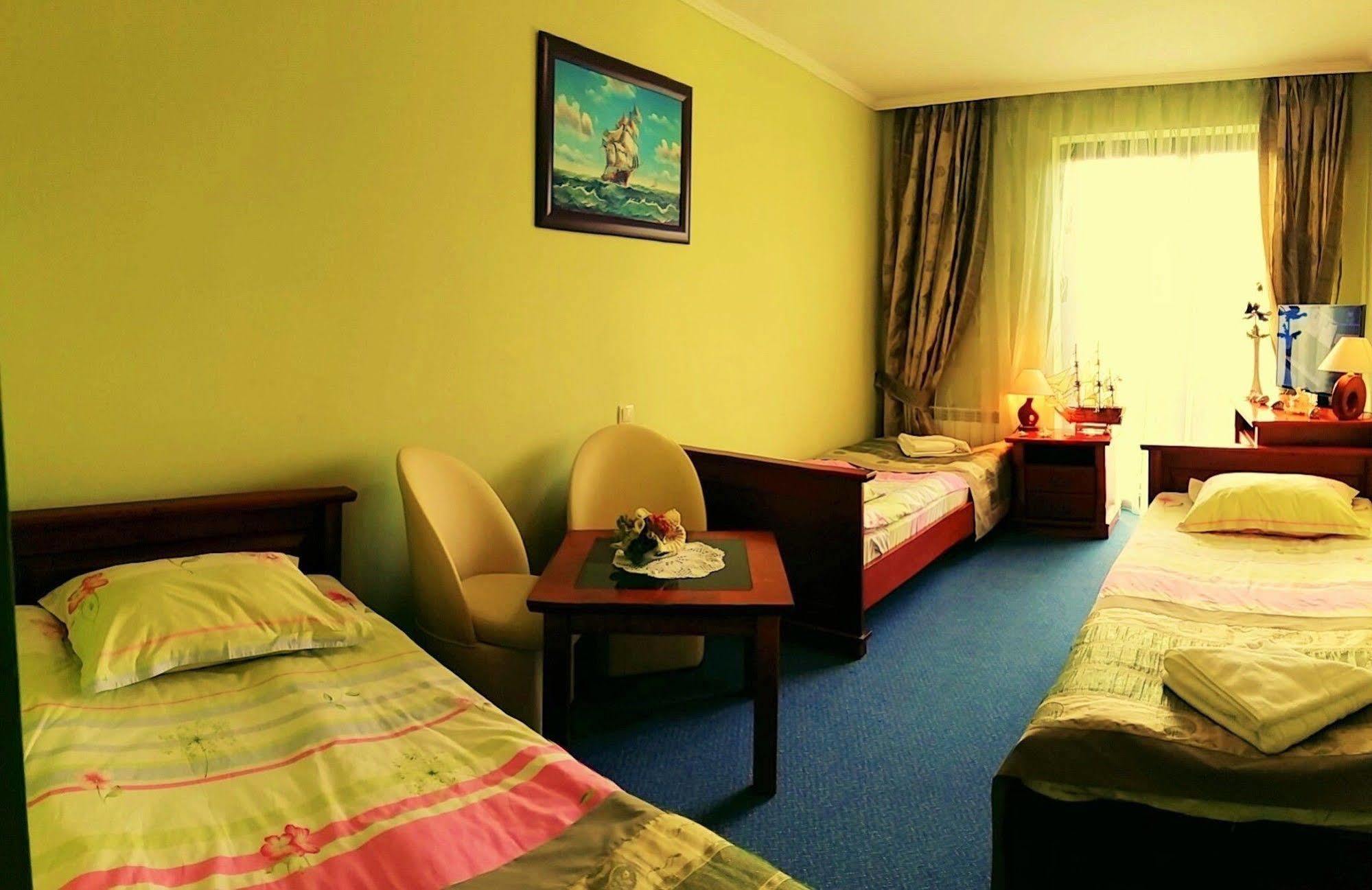 Hotel Spinaker Łeba Extérieur photo