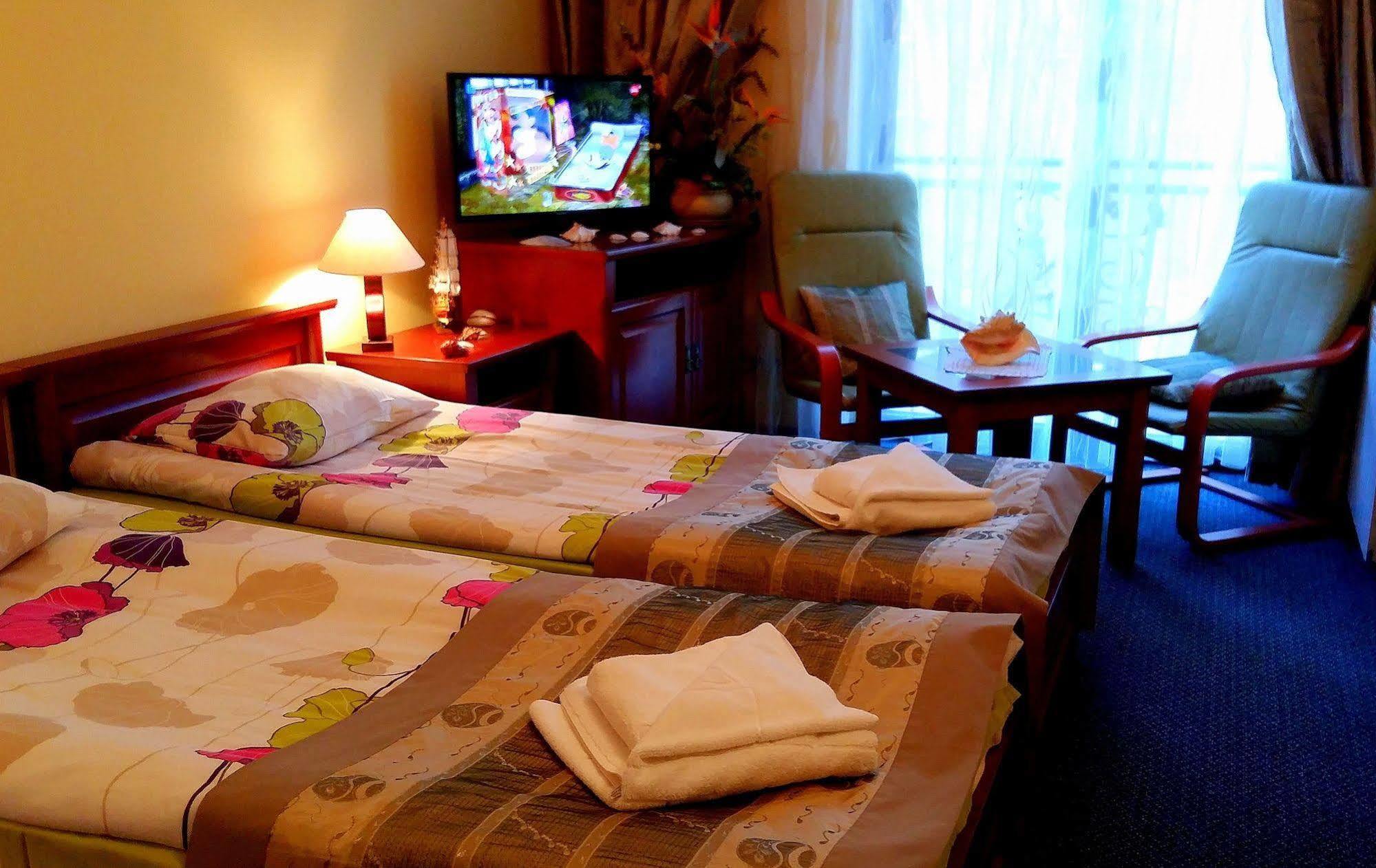 Hotel Spinaker Łeba Extérieur photo