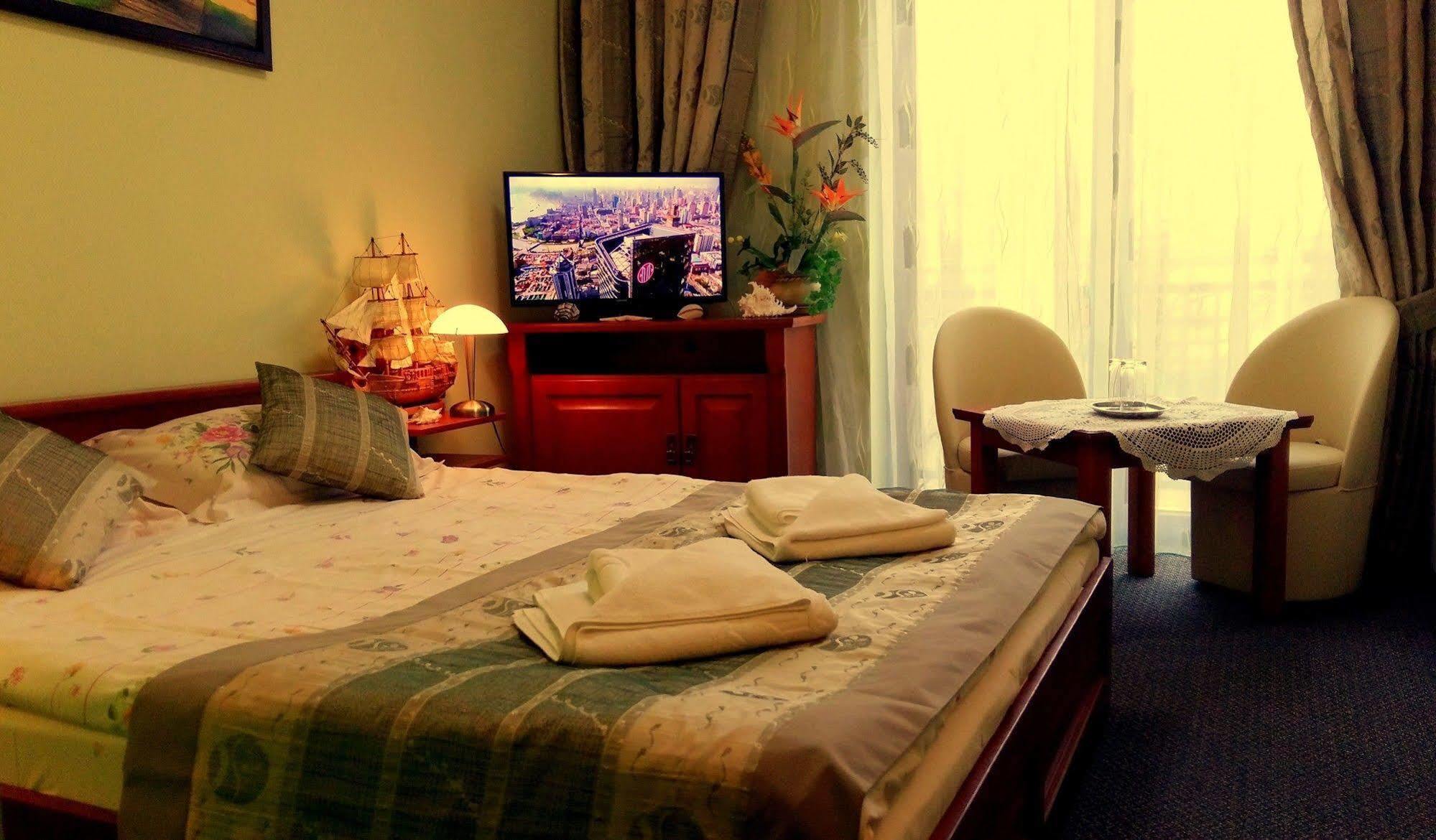 Hotel Spinaker Łeba Extérieur photo