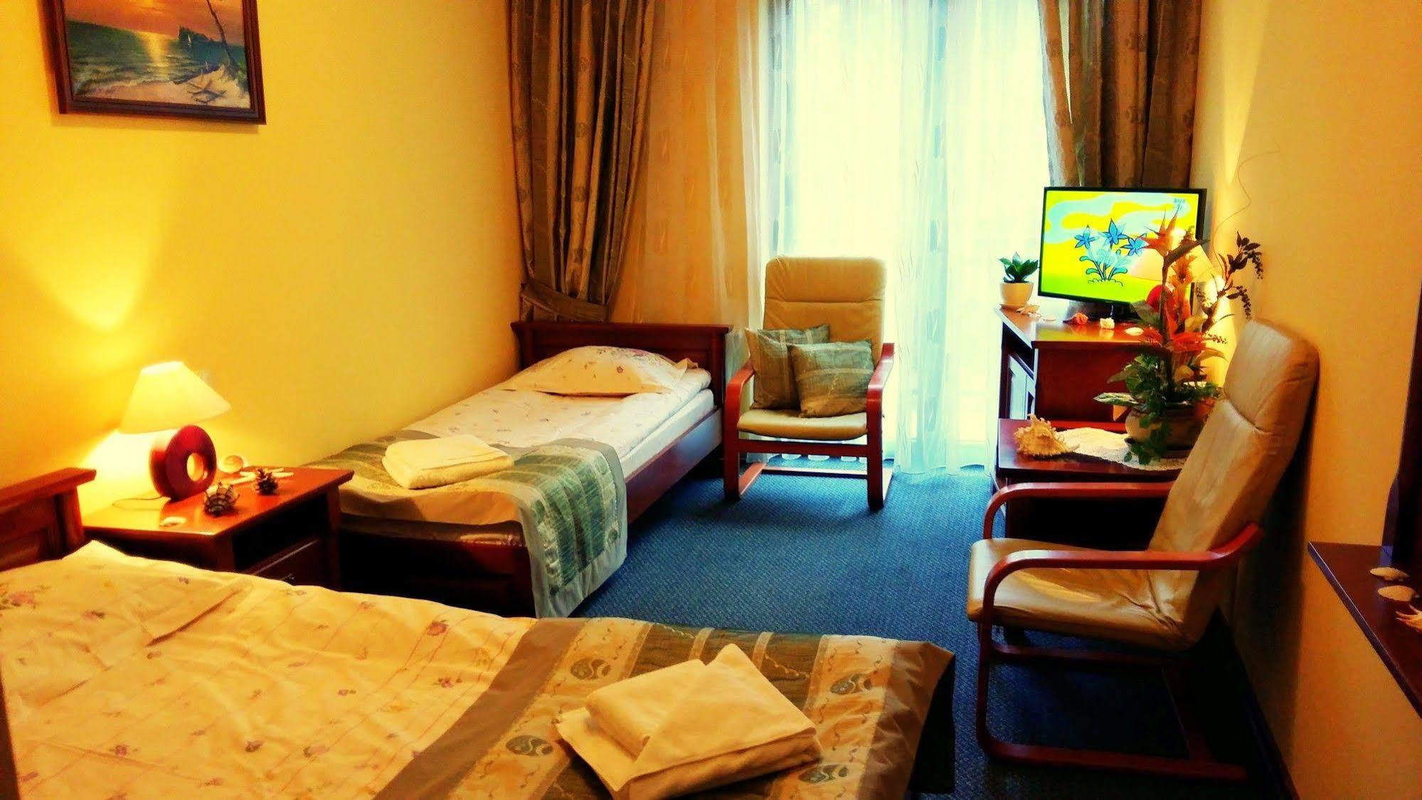 Hotel Spinaker Łeba Extérieur photo