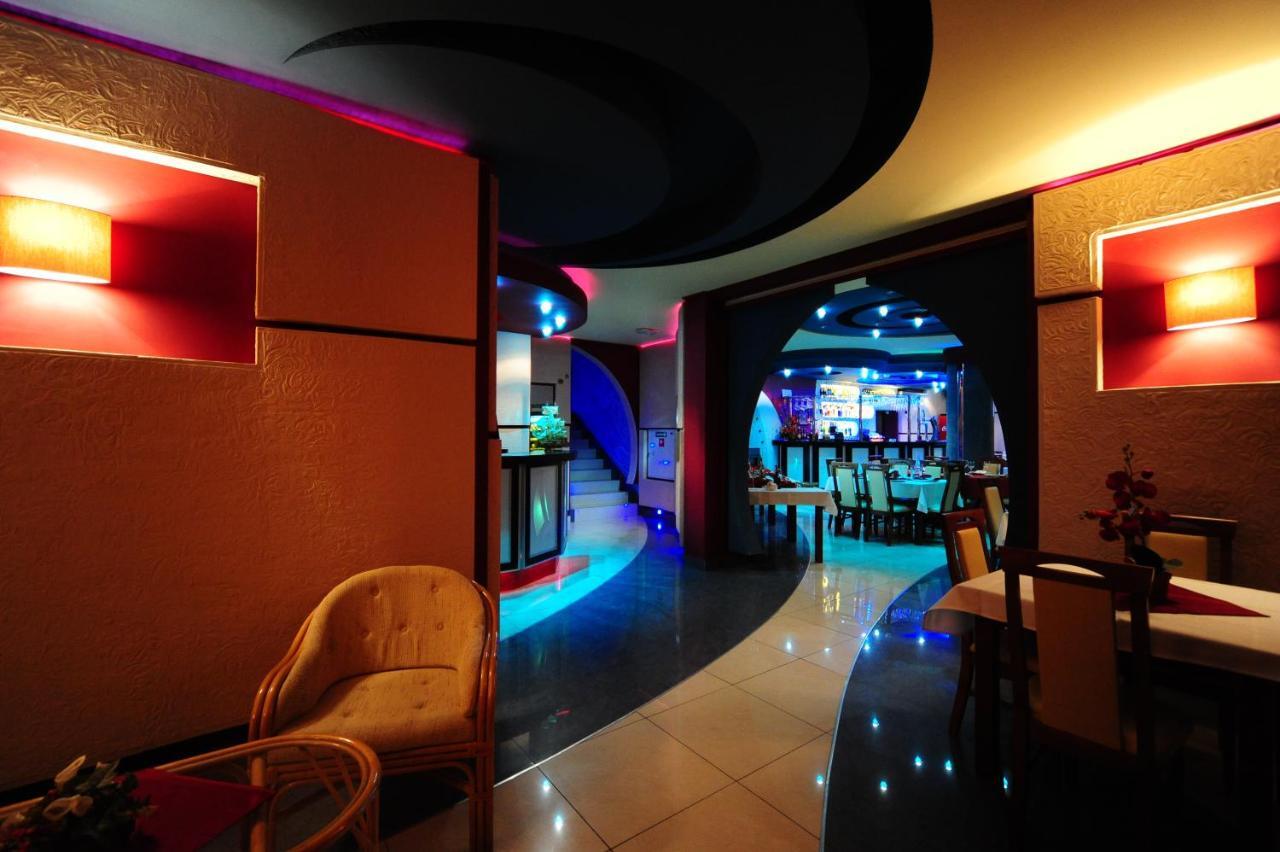 Hotel Spinaker Łeba Extérieur photo